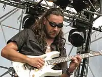 Mario Gutierrez guitarra