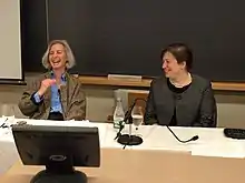 Martha Minow junto a Elena Kagan, su antecesora en el cargo de decana de Harvard Law School.