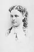 Retrato en blanco y negro de Mary E. White a los 18 años.