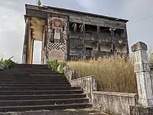 Ruinas de la antigua logia masónica de Harper, Liberia.