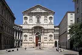 Fachada de San Fidel, la iglesia de la Casa Profesa de Milán.