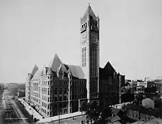 Ayuntamiento de la ciudad de Minneapolis, Arquitectos Franklin Bidwell Long y Frederick G. Kees, finalizado en 1906.