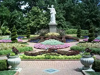 Un jardín formal en el Jardín Botánico de Misuri.