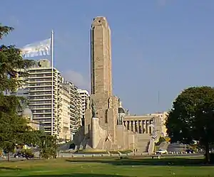 Monumento a la Bandera (Ángel Guido y Alejandro Bustillo, 1957).