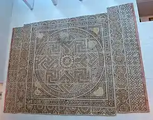 Mosaico procedente de la villa romana de Requejo (Santa Cristina de la Polvorosa).