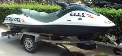 Moto acuática usada por los GEAS