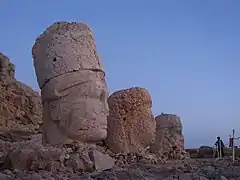 Cabezas de estatuas