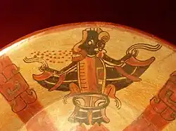 Murciélago en un plato decorado del periodo clásico, procedente de Campeche (320 a 987 d. C.), cerámica maya.