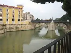 Puente de los Peligros desde aguas abajo.