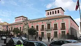 Hospicio (Fachada Primera Crujía y Capilla)