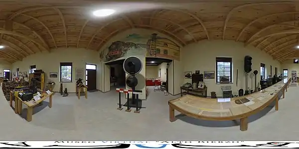 Museo del Ferrocarril de Brañuelas - Interior y acceso a sala de maquetas