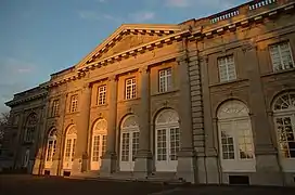 El palacio de las Colonias, al final de la avenida de Tervuren