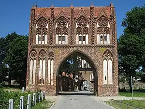 Puerta anterior de la puerta de Stargard en Neubrandenburg