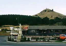 Palmerston, en Otago, tiene una estatua de Zealandia como recuerdo de la participación del país en la Primera Guerra mundial.