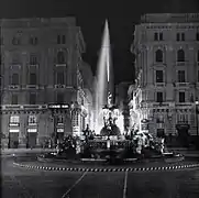 En la plaza Bovio, años 1930s.