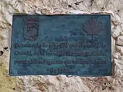 Placa dedicada a Norman Bethune en Málaga