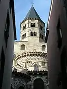 Iglesia de Nuestra Señora del Puerto de Clermont-Ferrand