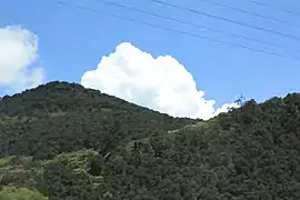 Sierra de las Navajas localizada al centro del territorio.