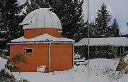 Una vista invernal del observatorio