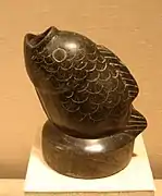 Vaso cerámico con forma de pez, cultura olmeca (siglos XII al IX a. C.)