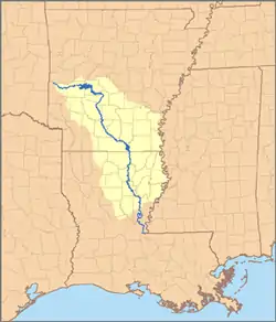 El río Ouachita nace en Arkansas y fluye en dirección sur, hacia Luisiana