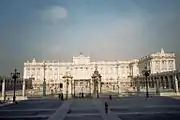 Plaza de la Armería y fachada sur del Palacio Real