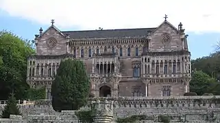 Palacio de Sobrellano de Comillas, obra de Joan Martorell (acabado en 1888)