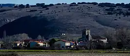 Palazuelos de Villadiego. Al fondo altos de La Raposera y Peña Redonda.