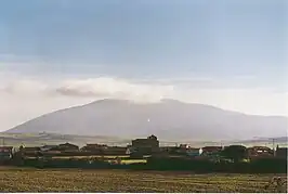 Matalebreras con el Moncayo al fondo.