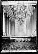 Gran vestíbulo de cuatro pisos del Paramount Theatre, Oakland (1932).