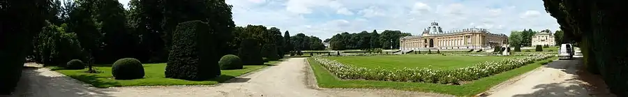 Panorama du parc et du Musée royal de l'Afrique centrale à Tervuren.