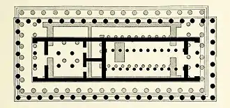 El Partenón antiguo (en negro) fue destruido por los aqueménidas. El Partenón que llego hasta nuestros días fue reconstruido por Pericles en 438 a. C. (en gris).