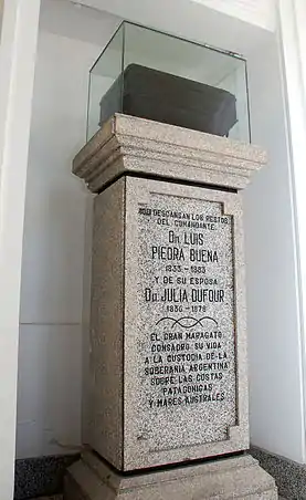 Sepulcro de Luis Piedrabuena