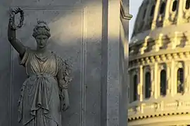 Victoria con la cúpula del Capitolio de los Estados Unidos