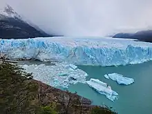 Vista frontal del Glaciar Perito Moreno en el Parque Nacional Los Glaciares