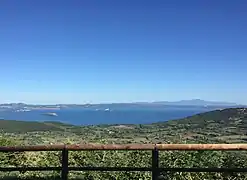 Vista del lago Bolsena desde Montefiascone.