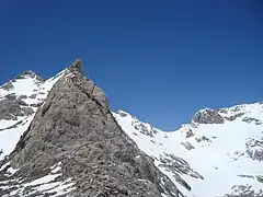 Pico Tesorero (2570 m), el techo leonés del macizo de los Urrieles, un trifinio Asturias-Cantabria-León