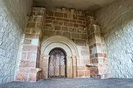 Portal de la iglesia.