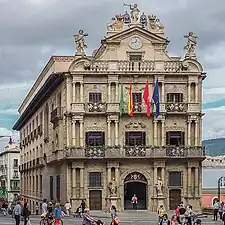 Ayuntamiento de Pamplona de reciente factura (salvo la fachada), donde se asentó la primera sede del Museo Sarasate (1908-1951)