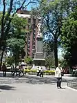 Estatua de la Libertad, en la plaza principal de Tucumán.