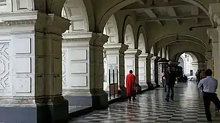 Portales de la Plaza San Martín (Lima, Perú)