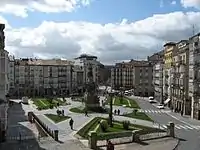 Plaza de la Virgen Blanca, antes de la reforma de 2007-2008.