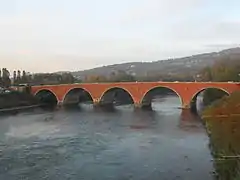 El puente considerado de los "Cavalieri Templari" en Moncalieri.