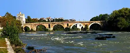 Puente Milvio en Roma, Italia