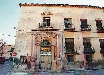 Palacio de los Dávalos (Guadalajara) antes de su restauración y conversión en Biblioteca.