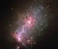En NGC 3125 se produce un número inusualmente alto de formación de nuevas estrellas.