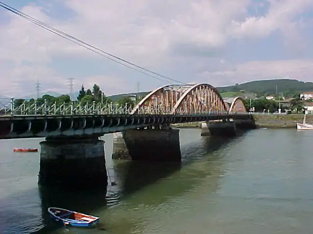 El puente de Treto, entre Colindres y Bárcena de Cicero.