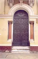 Puerta ingreso principal