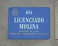 Placa de la calle Licenciado Molina