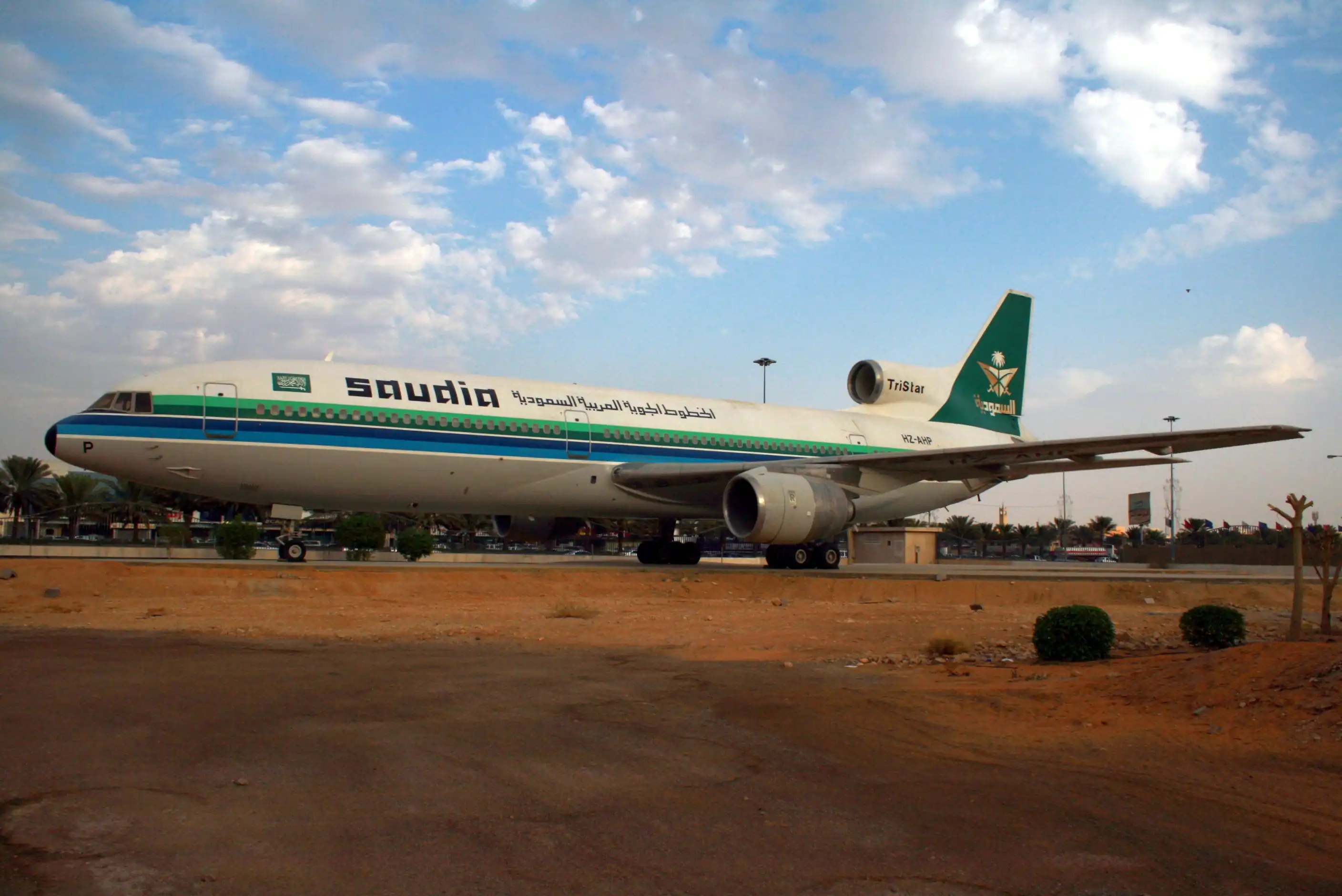 Una replica de un L-1011 de Saudia identico al que se incendio.